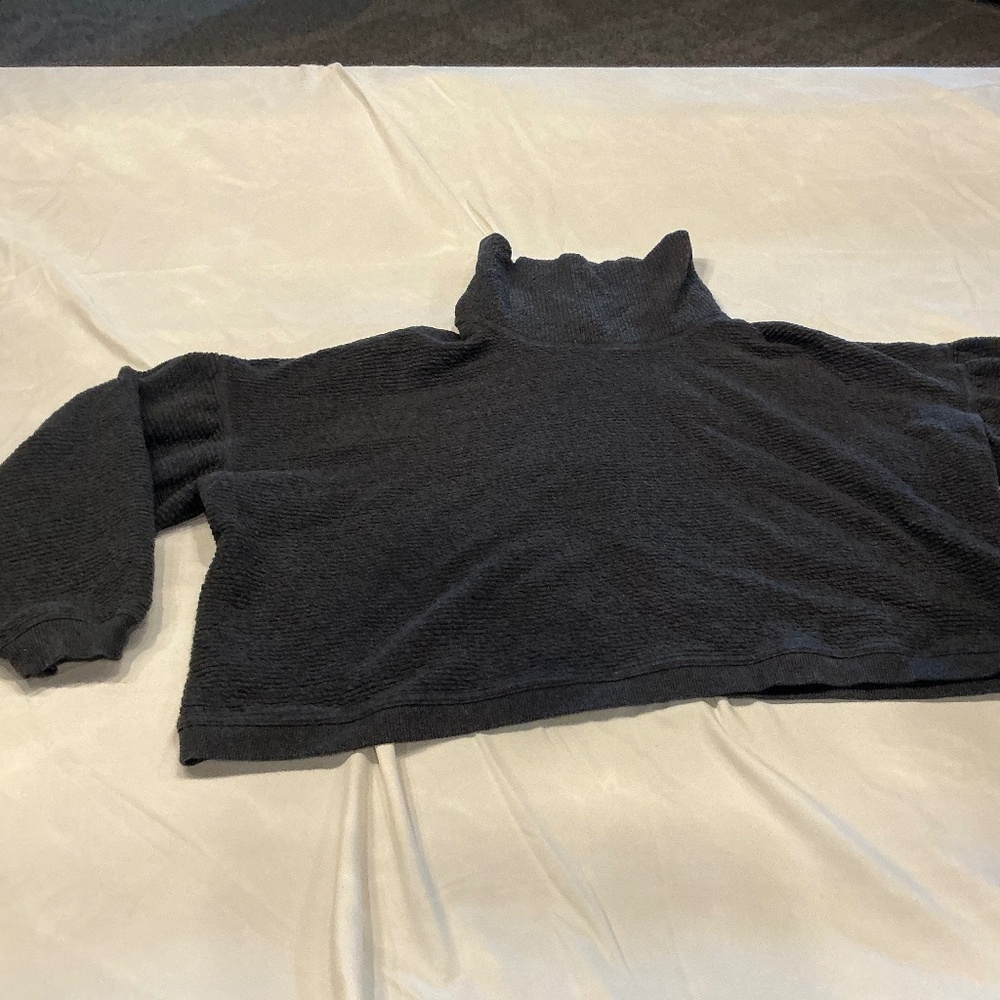 Lululemon sweatshirt